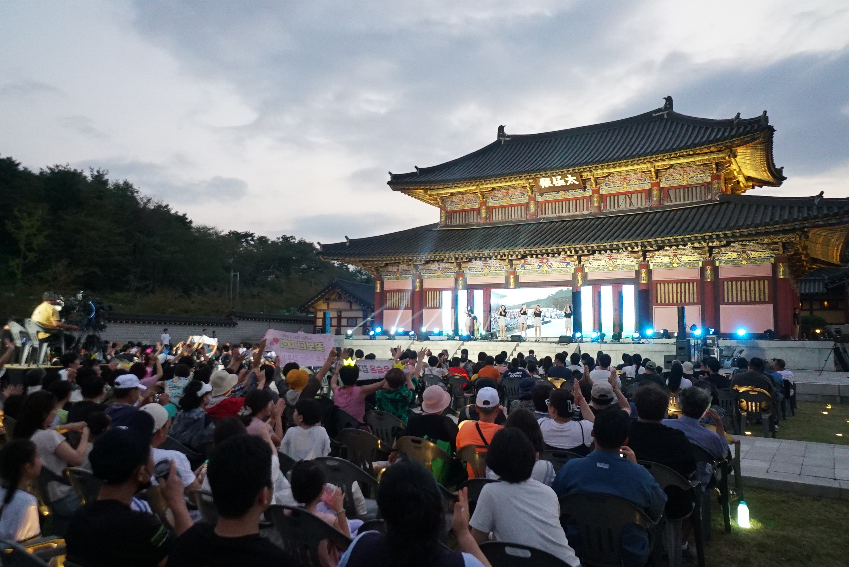 “열정의 무대 도전하세요!” 제5회 가야테마파크 가야시민가요제 참가자 모집